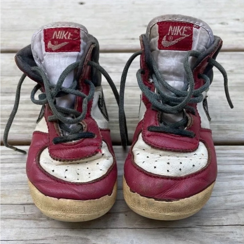 Original 1985 Nike Air Jordan 1 baby shoes